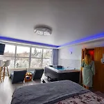 Private Wellness With Panoramic View, Sauna & Jacuzzi Apartment