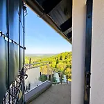 Private Wellness With Panoramic View, Sauna & Jacuzzi