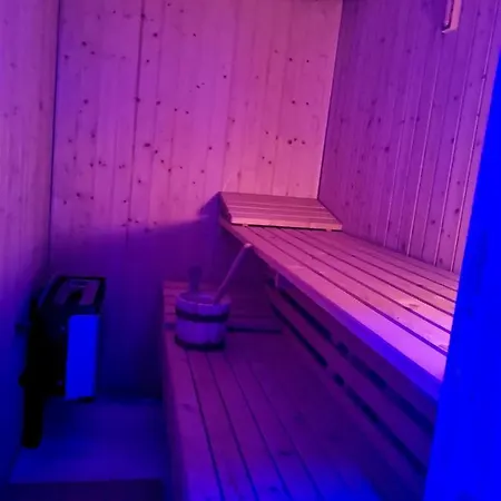 Private Wellness With Panoramic View, Sauna & Jacuzzi