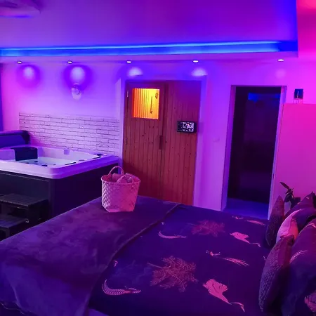 Private Wellness With Panoramic View, Sauna&jacuzzi