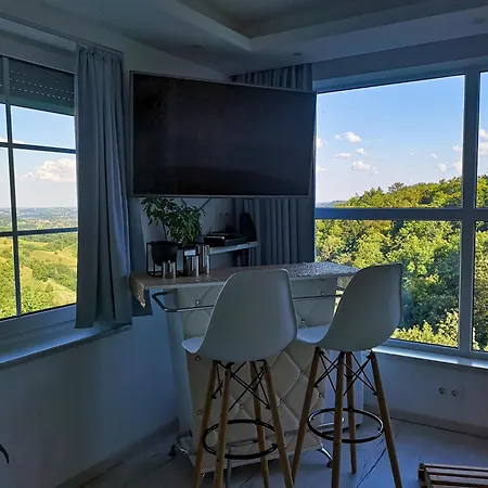 Private Wellness With Panoramic View, Sauna & Jacuzzi