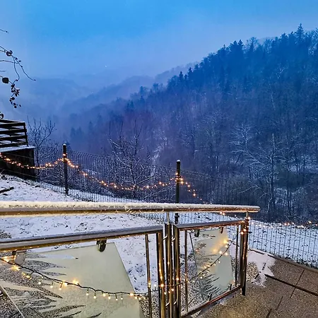 Private Wellness With Panoramic View, Sauna & Jacuzzi アパート