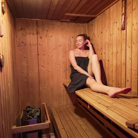 Private Wellness With Panoramic View, Sauna&jacuzzi Appartamento *