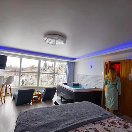 Private Wellness With Panoramic View, Sauna & Jacuzzi شقة