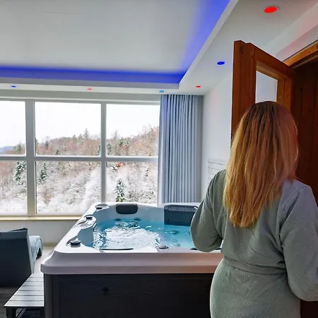 Apartment Private Wellness With Panoramic View, Sauna & Jacuzzi *