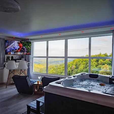 Private Wellness With Panoramic View, Sauna & Jacuzzi *