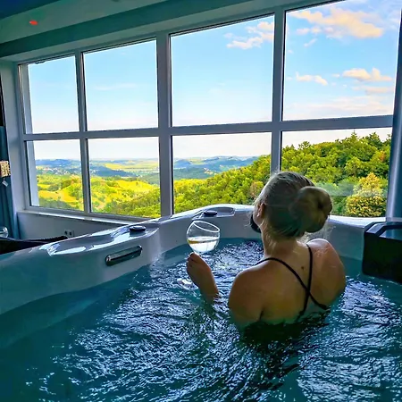 Private Wellness With Panoramic View, Sauna & Jacuzzi * Maribor