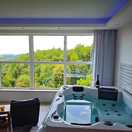 Appartement Private Wellness With Panoramic View, Sauna & Jacuzzi *