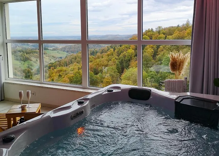 Private Wellness With Panoramic View, Sauna & Jacuzzi Marburg