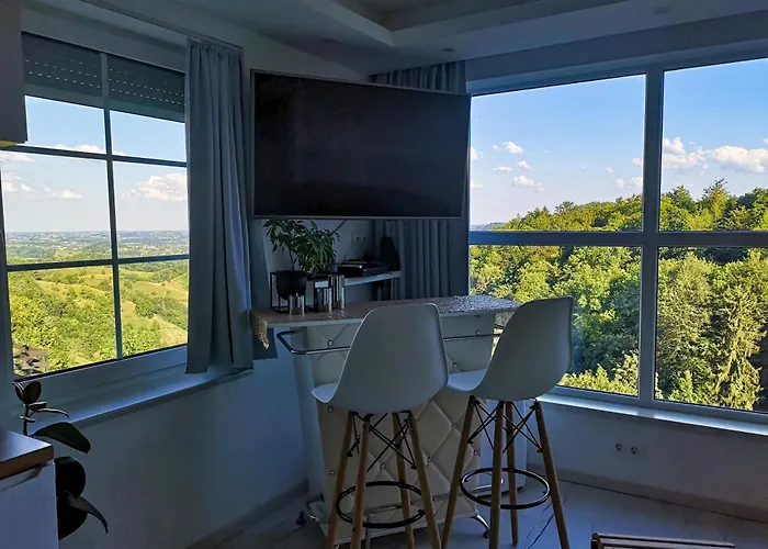 Private Wellness With Panoramic View, Sauna & Jacuzzi