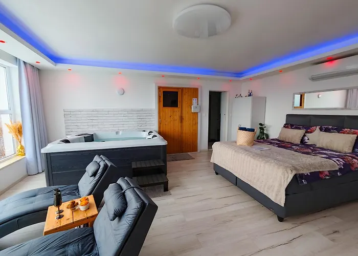 Lejlighed Private Wellness With Panoramic View, Sauna & Jacuzzi *