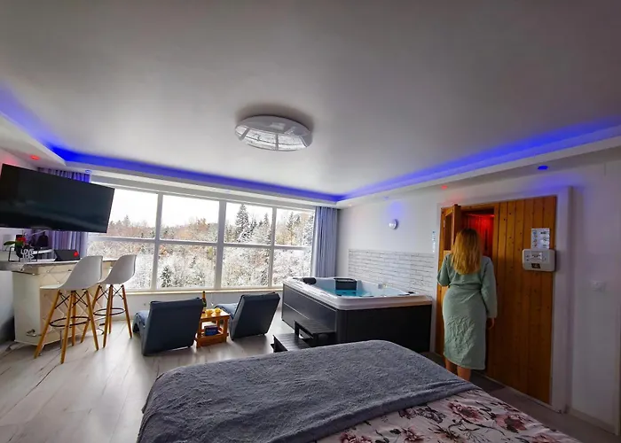 Private Wellness With Panoramic View, Sauna & Jacuzzi Apartment