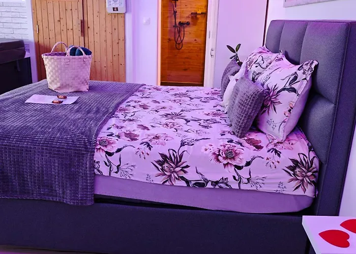 Private Wellness With Panoramic View, Sauna & Jacuzzi Apartment *